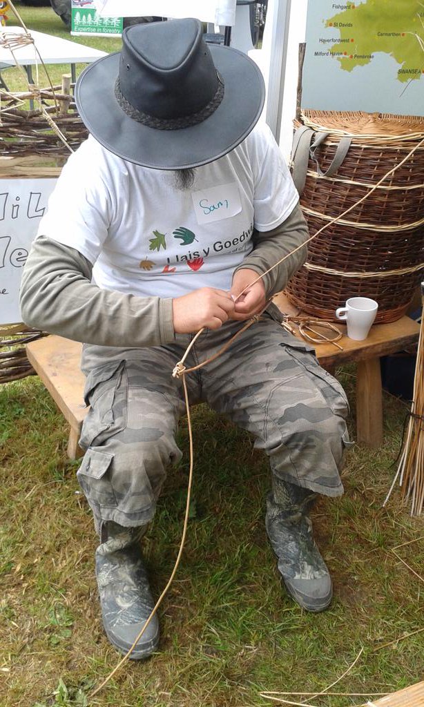 AberCommWood's tweet photo. @AberCommWood @Llais_yGoedwig @royalwelshshow 2017 making a fish https://t.co/zEL7d8FG1Q