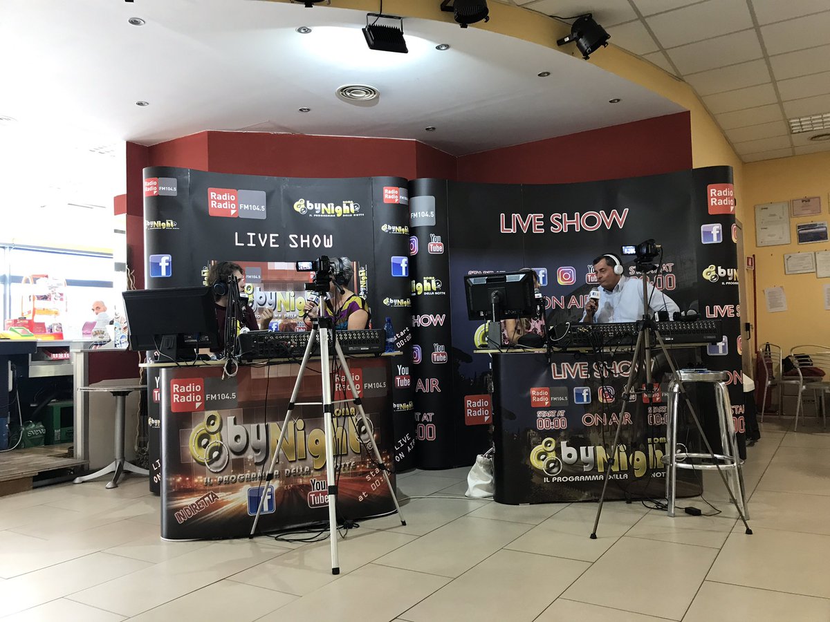 emanuelafulli's tweet photo. Interview time! #emanuelafulli #aliavis #coaching #olista #radioradiobynight https://t.co/QhRvPn74uF