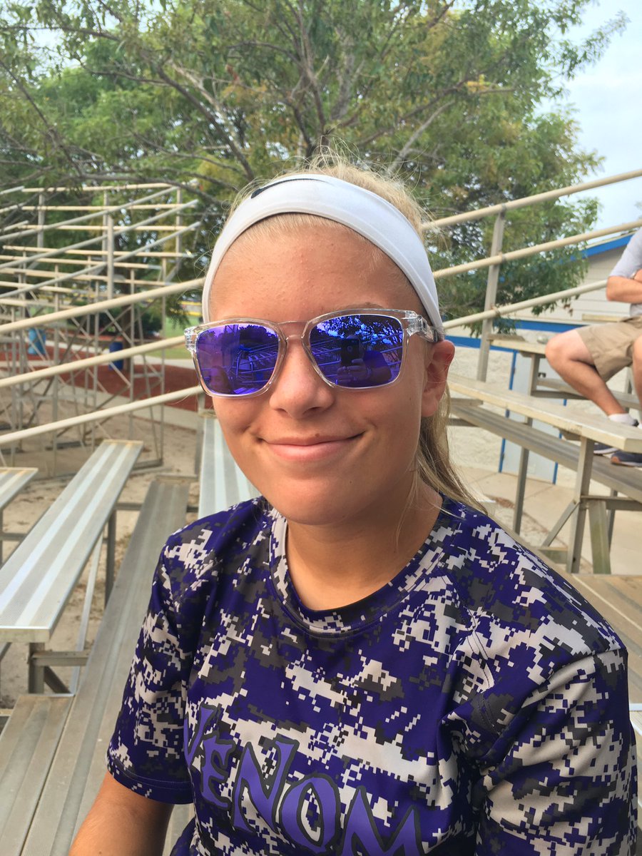 NJVenomSoftball's tweet photo. Before 1st 14U game https://t.co/ZNkYUlEF95