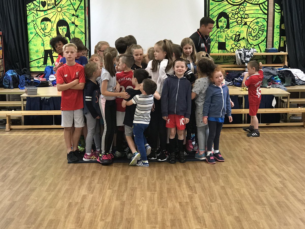 CEPD_Cheshire's tweet photo. CEPD Challenge, attempt to get all 40 campers onto 1 mat #CEPD #cepdcamp https://t.co/N5NTGqSthv