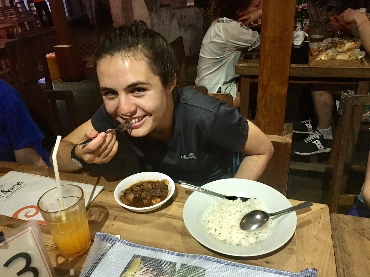 PatakasVicky's tweet photo. Team 5 tasting local delicacies ... beef lung and tongue 💪 https://t.co/odZGLT6xVY