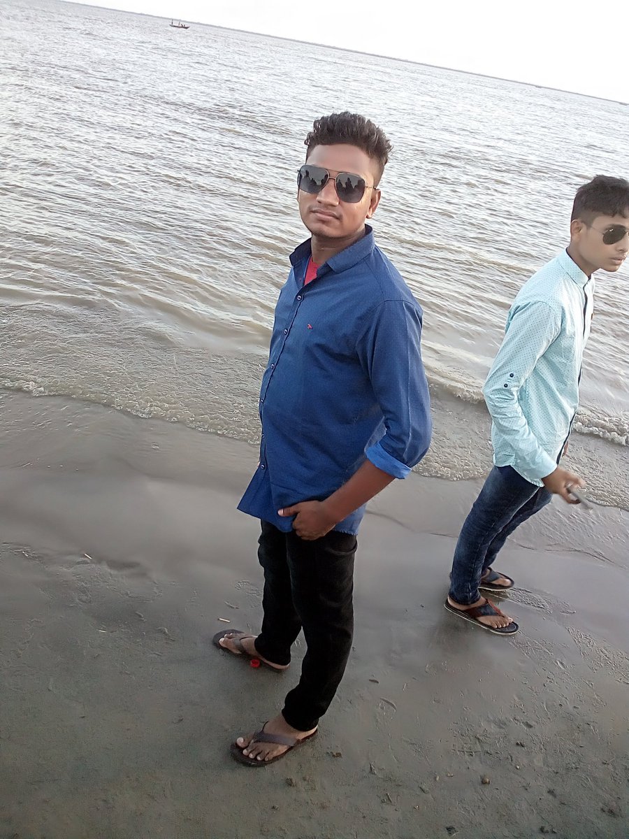 HemelHasan9's tweet photo. me.. https://t.co/W0zl37D9ON