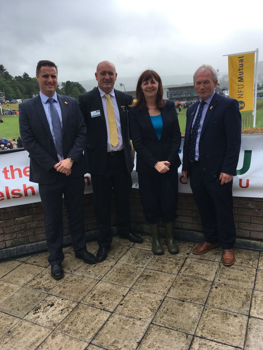 WGClimateChange's tweet photo. Good to catch up with @NFUCymru @FUWPress @CLATweets at #RoyalWelshShow #RWS17 https://t.co/yPxLohOCY1