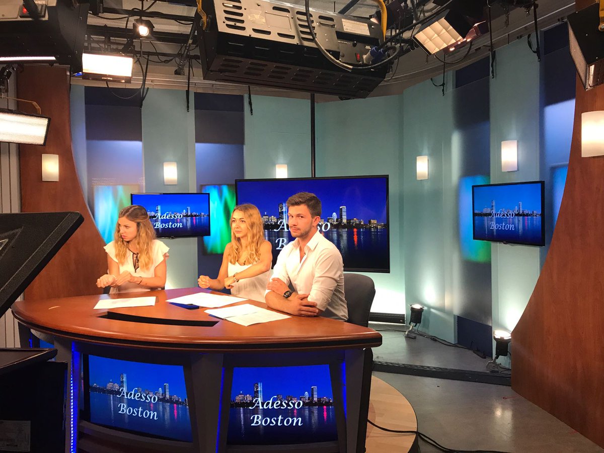 Davide4606339's tweet photo. Hey mom! I'm on TV! #presentationskills #bucattolica #amazingexperience https://t.co/sy8AhyPRuR