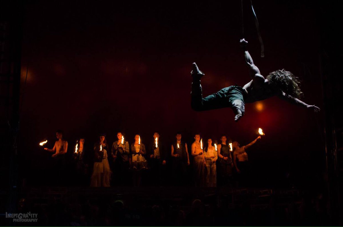 Lu Cyrcus tweet media