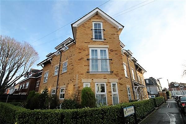 RSpropsolution's tweet image. Looking to let a property in Boscombe? Call 01202 737340. #Boscombe #Bournemouth #EstateAgents