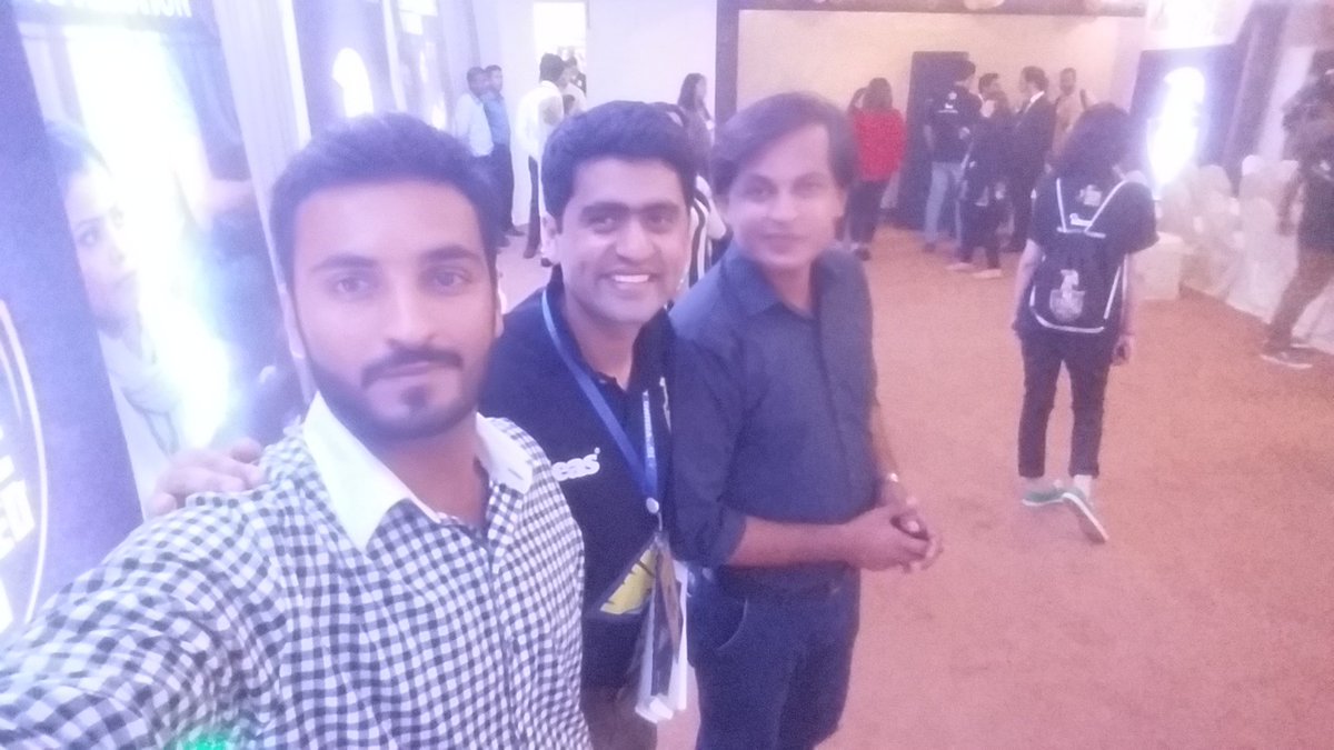 AbdulMalikoo7's tweet photo. Very Informative Speeches by Sponsors #YLC17 @soledupk @Team_SoL @KamranZR1 @KhaskhelyMaalik @jaliawala https://t.co/Dj5bxC14Z7