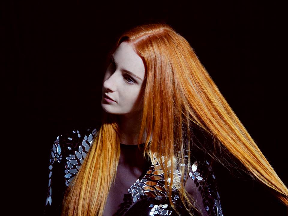 outlet_inac's tweet photo. ".@VeraBlueMusic has evolved as she seamlessly mixes her folk past with a bold, sultry, electronic pop future." 💙💙💙 https://t.co/hFl2BtXY2A https://t.co/JXtu98Wcdd