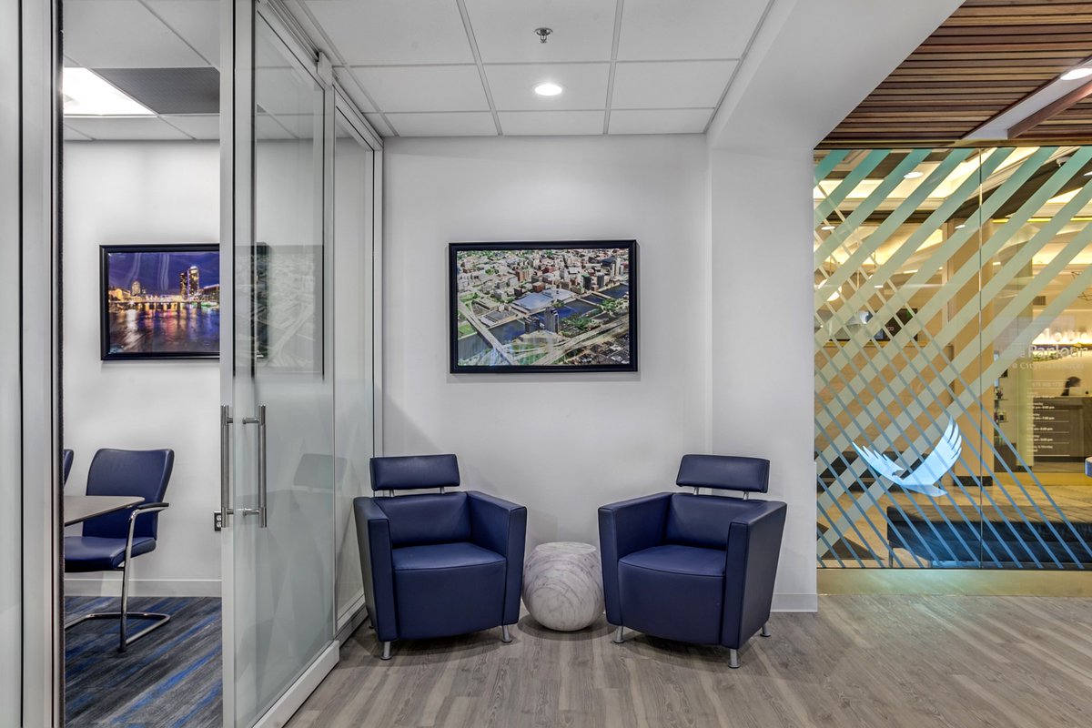 InterphaseGR's tweet photo. This beautiful space on the first floor of 77 Monroe Center NW is the new home of Independent Bank. https://t.co/izaEZCltIU https://t.co/fshXpK7g9A