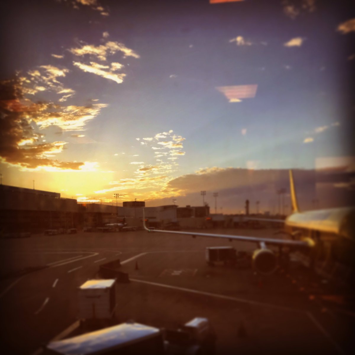 SistersOdyssey's tweet photo. Learn to travel. Travel to learn. ✈️🌎❤ #Travel #Adventure #Wanderlust #Explore https://t.co/mqQns4xu7f