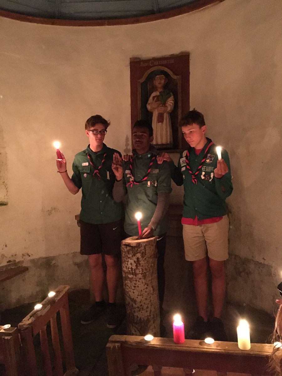 FSA_EEUdF's tweet photo. Quelque photos de la promesse d'hier soir. Accueillir officiellement  parmi nous les nouveaux scouts https://t.co/i7F0eaZWOi