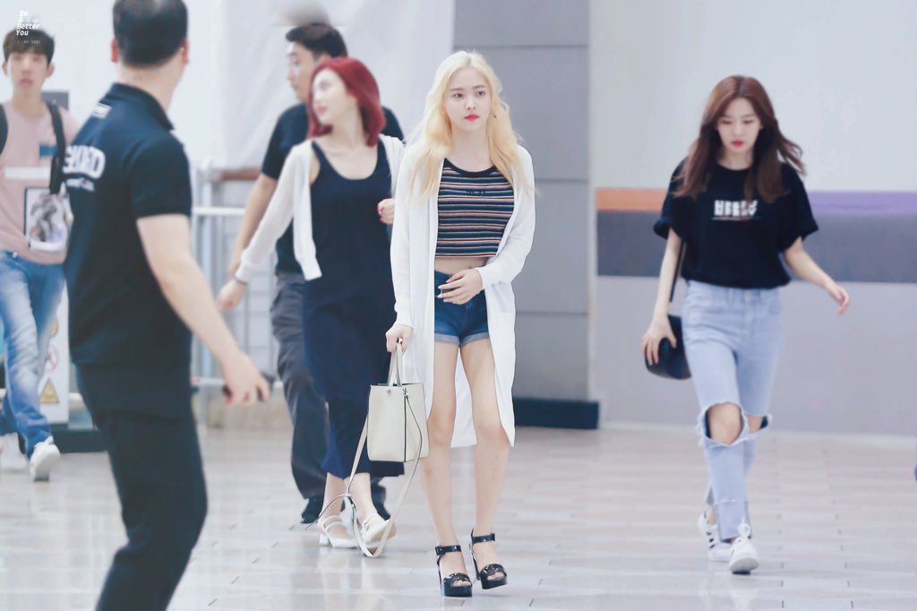 beabetteryou35's tweet photo. 170726 김포공항 출국 4P #예리 https://t.co/FSbwkER7KG