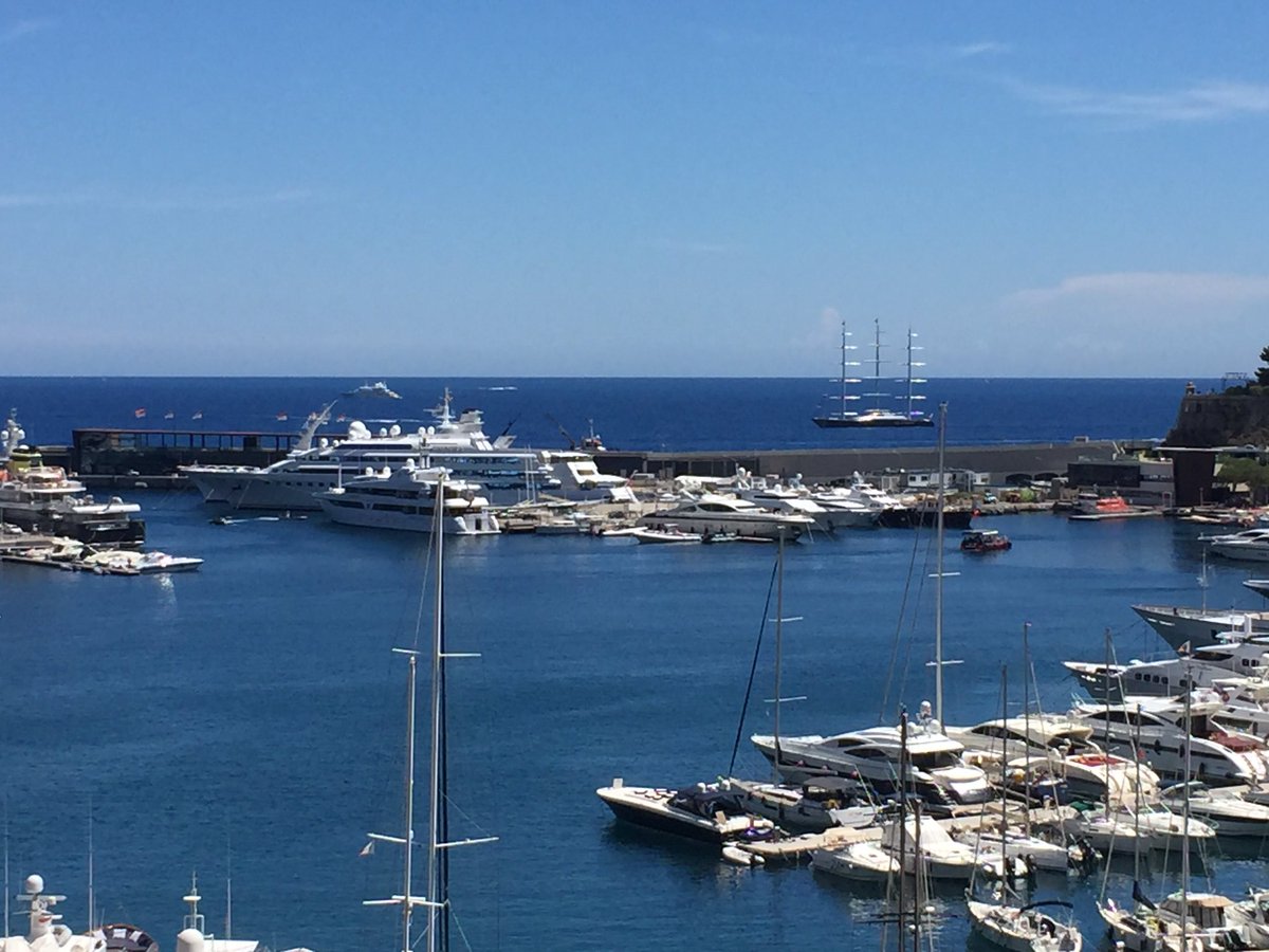 hannahchapelier's tweet photo. #yachtspotting MALTESE FALCON and CORAL OCEAN in Monaco bay, charter through Burgessyachts - #maltesefalcon #coralocean #yachts #Monaco https://t.co/pqYbvz1Ojl