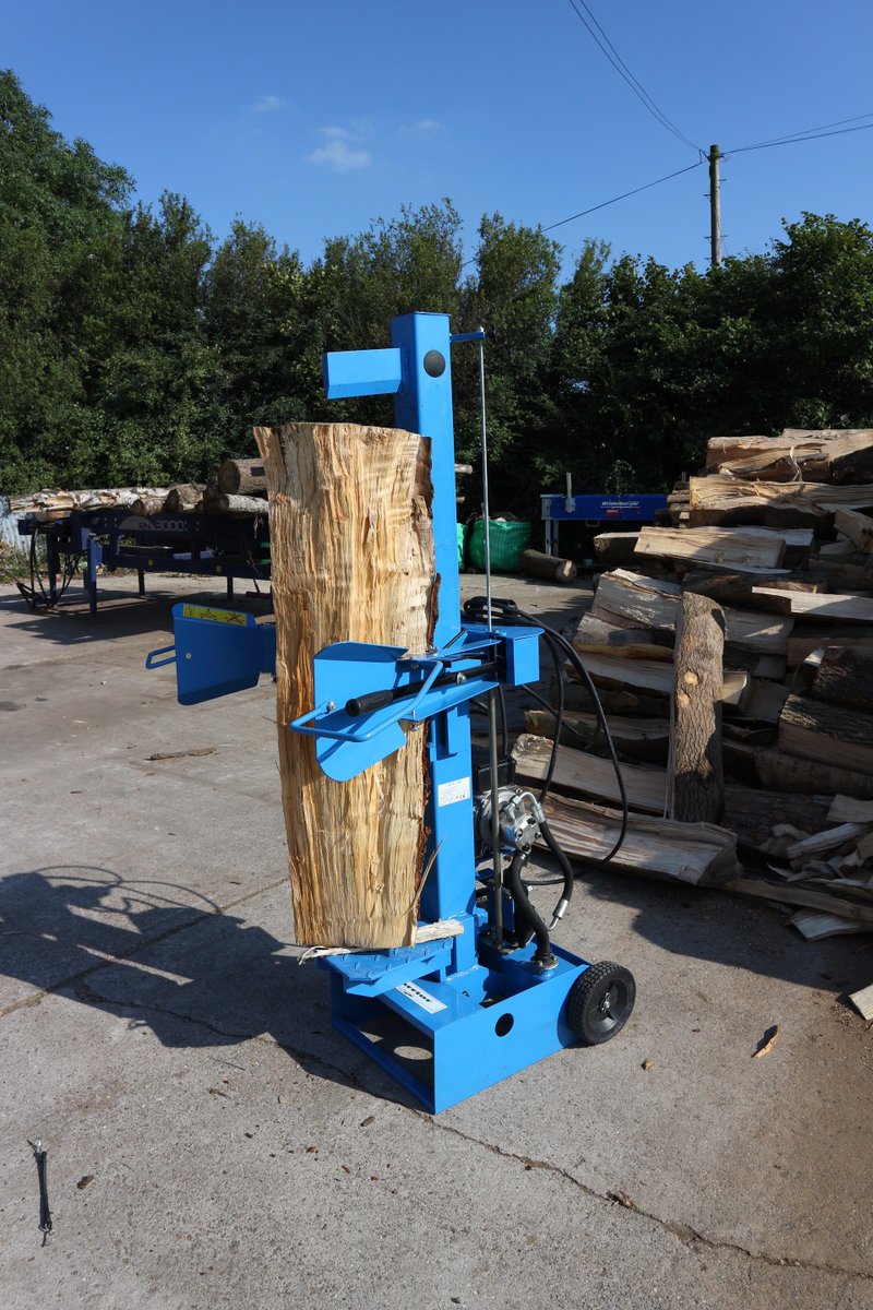jh_logs's tweet photo. NEW IN - J&H Logs Professional Firewood 7 Ton Heavy Duty Vertical Electric Log Splitter. #firewoodprocessor #homefirewood #logsplitter https://t.co/YLQGL9eRMh