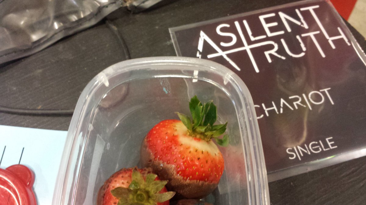 McKayniac's tweet photo. #HowIStartedMyMorning
#NewMusic
#ASilentTruth
#ASTmusic
#SexyStrawberries https://t.co/uaPvcvIjaC