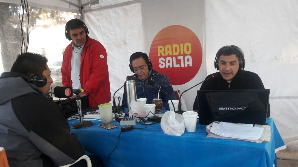 RadioSaltaAM840's tweet photo. #Seguilos desde #Chicoana por #RadioSalta hasta las 13 #SinFiltro y #RutaLibre con @Maxirodriguez76 #HugoDelgado Exteriores @andreslisardo https://t.co/f3UnZwIuJ4