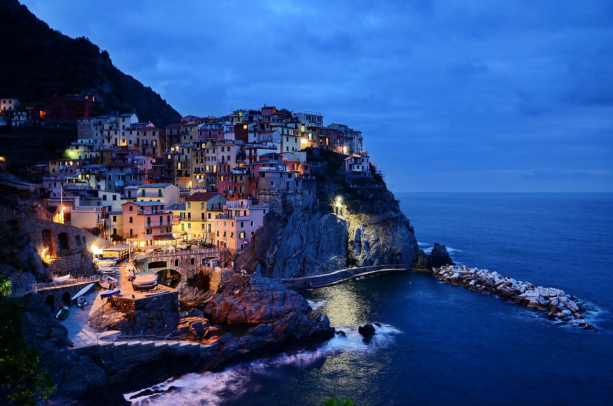 Tripeasel_'s tweet photo. Coastline of small fishing villages transport us to a simpler times. Visit #tripeasel &amp; plan your trip to Cinque Terre #travel #TToT #Italy https://t.co/wbQ81IRCXj