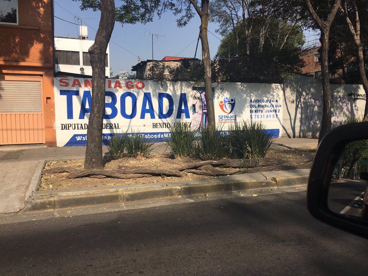 308 bardas pintadas en BJ de <a href="/STaboadaMx/">Santiago Taboada</a> con $ de Comisión Cultura para promocionar su imagen, y cultura en México cuando? <a href="/AngieMondragonO/">Angélica Mondragón O</a>