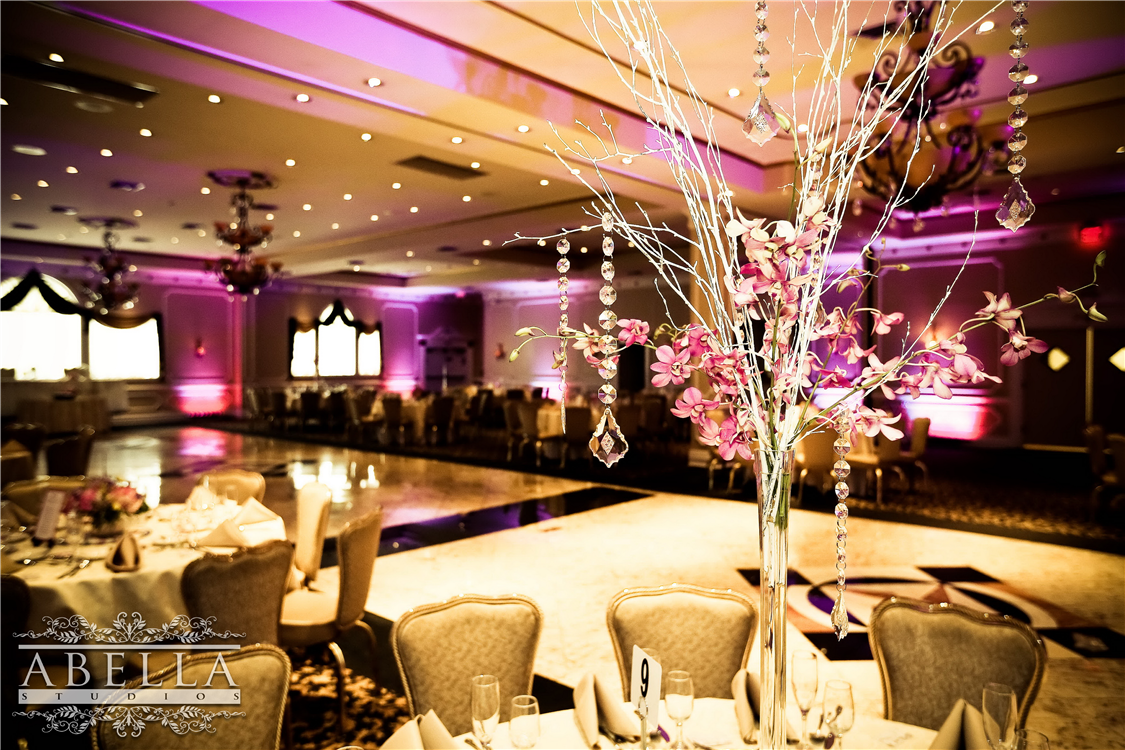 njwedding's tweet photo. TONIGHT: Jacques Reception Center #Wedding Show hosted by #Weddingsetgo, 6:30pm: https://t.co/w3HuQ9gLSu #njweddings https://t.co/xxIoXmHMuZ