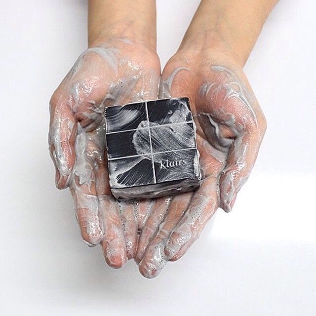 Sophheeee's tweet photo. This tip made me think of you: "10 Amazing Benefits Of Charcoal Soap"  https://t.co/kBBddS2T6K https://t.co/5QVAl8acib
