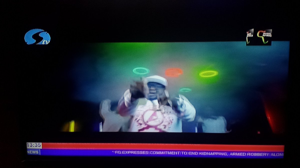 MMLTPromotions's tweet photo. #Musicafrica on Silverbirdtv #Nowpremiere @ARTQUAKESTYLE #Garagan ft @iam_smalldoctor &amp; @qdot_alagbe cc @wmonisola @nonyemadi @mourineobare https://t.co/COJyGiswXL