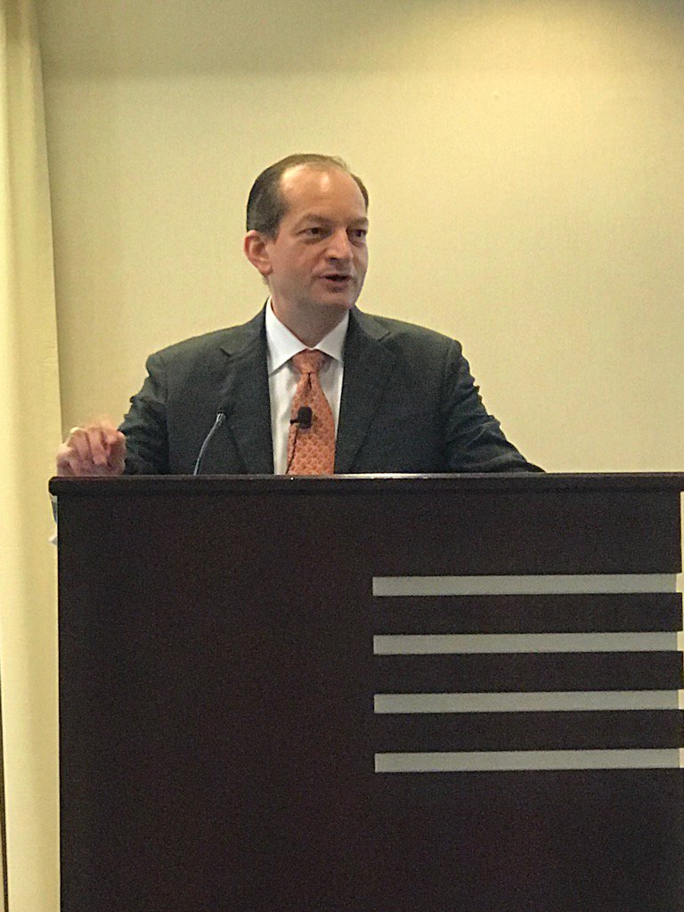 PattyLong1's tweet photo. Secretary Acosta just kicked off the 2017 Plastics Industry Fly-in with a shoutout to @bcarteaux #plasticsproud https://t.co/YbDqRk4vjc