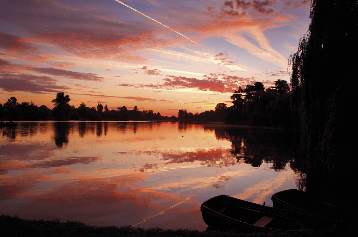 hevercastle's tweet photo. #ThrowbackThursday to this stunning sunrise ๐ Who would love to experience this? https://t.co/afTqqMUZgU