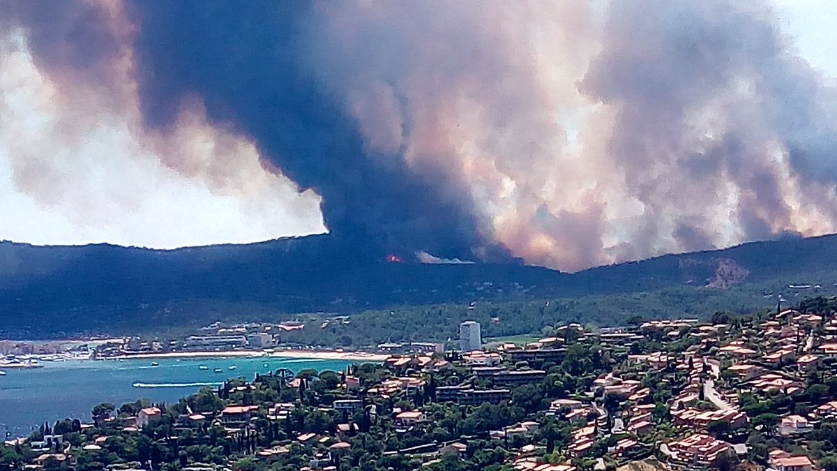 geoduf's tweet photo. @ArnaudenRe  Qu'est ce qu'on a fait des tuyaux, de la lance d'la grande échelle ??? https://t.co/jUF2mRX3Mg