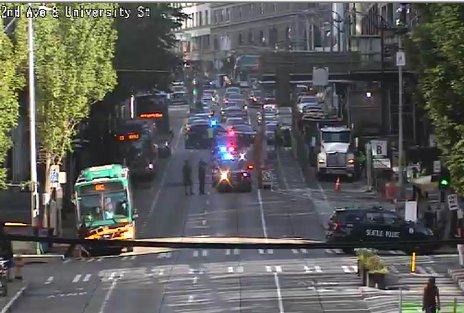 seattledot's tweet image. There is @SeattlePD activity on 2nd Ave at Union St blocking all of SB traffic. Use alternate routes.