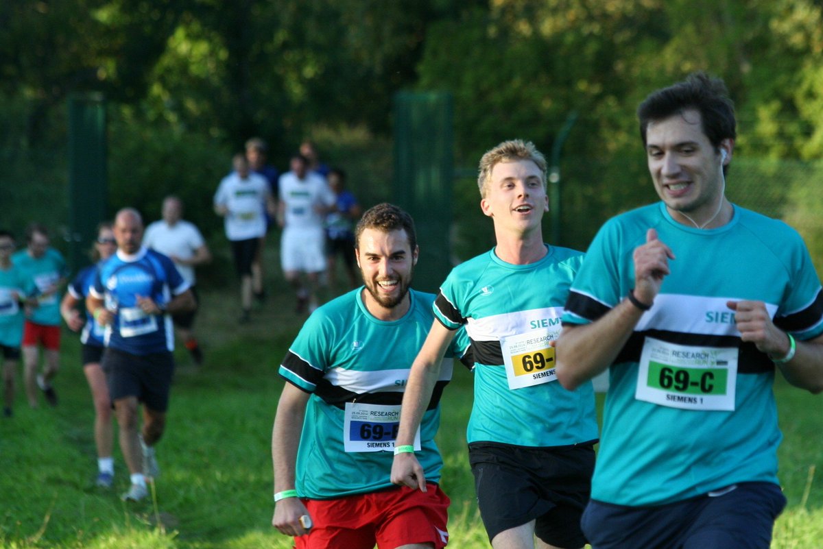 bartdelobel's tweet photo. Loop mee met de leukste bedrijvenwedstrijd van Leuven #RESEARCHRUN @ucleuvenlimburg @VOKA_VLBrabant @SportVlaanderen #sportersbelevenmeer https://t.co/pe6mmeE8dX