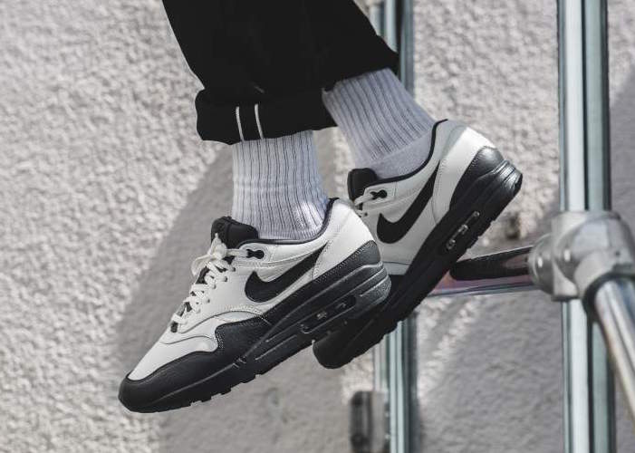 nike air max 1 sail dark obsidian