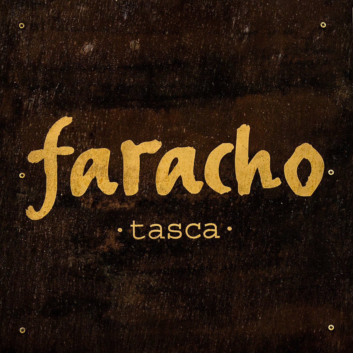 LaArmadaBrewing's tweet photo. Buenas noticias! Ya puedes conseguir nuestra #cerveza en la Tasca Faracho. En La Laguna, frente al convento de Santo Domingo https://t.co/maPvzoZikQ