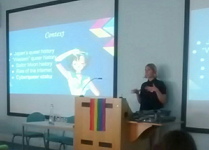 carmineclaire's tweet image. Oli Lipsky talking about retroactive re-queering of #SailorMoon ...so much 90s nostalgia! #queeringanimation