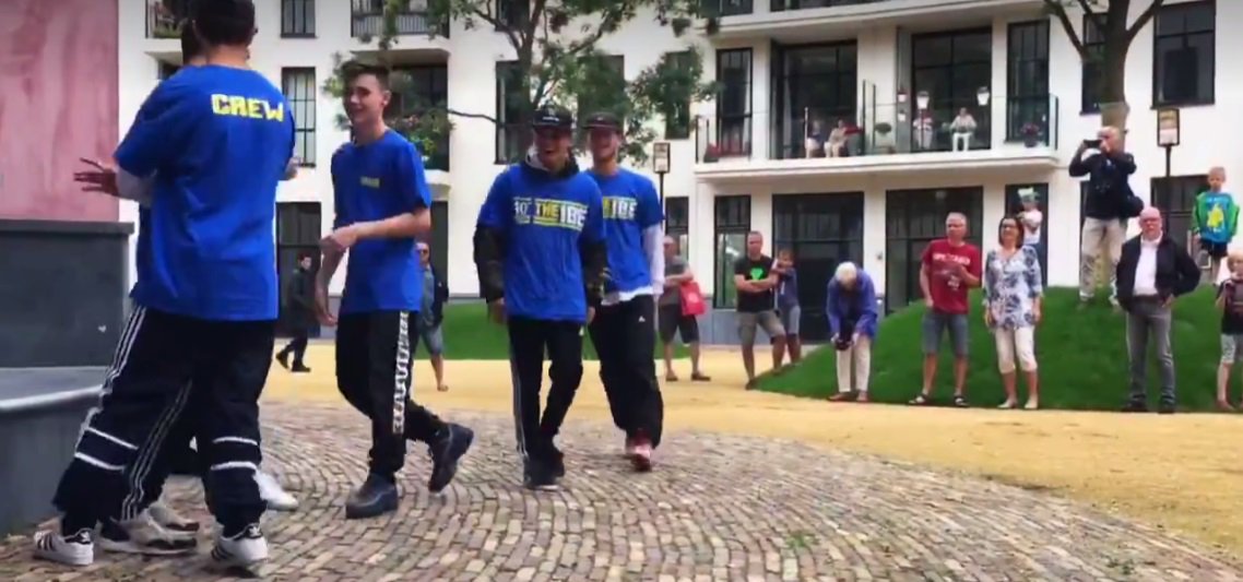 Waauw; 50 'bezoekers' youtu.be/stteAzKjwY4
Familie, <a href="/TheNotoriousIBE/">The Notorious IBE</a>, <a href="/HeerlenMijnStad/">HeerlenMijnStad</a> &amp; <a href="/HFCdancestudio/">Jop Vermeesch</a> bedankt. #DansenVoorEigenPubliek