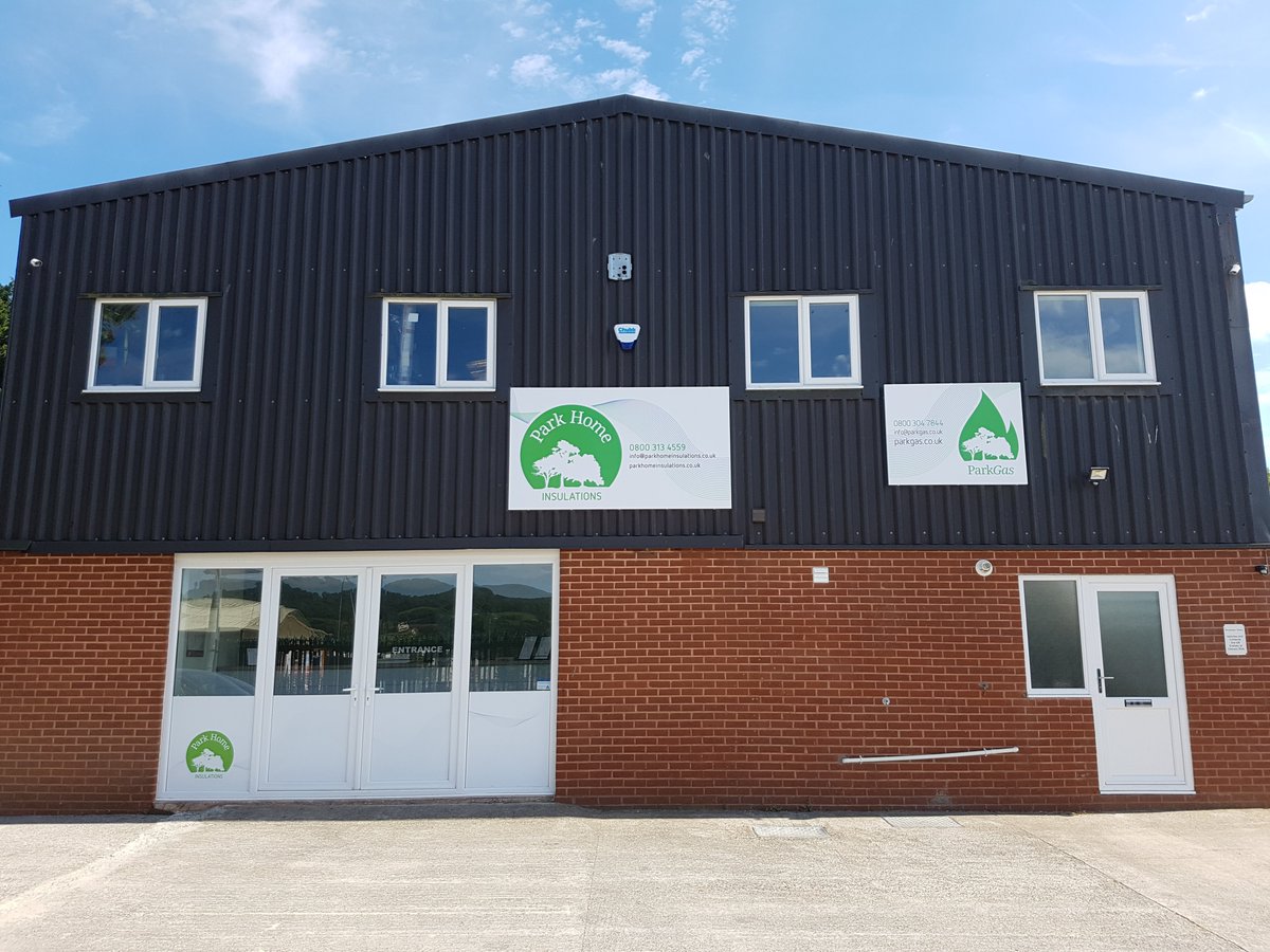 ParkGasLtd's tweet photo. @PHinsulations New signage arrived, new cylinders arrived, New venture ready for launch #IndependentSupplier #LPG #SouthWest https://t.co/mb4Oi8Yz0V