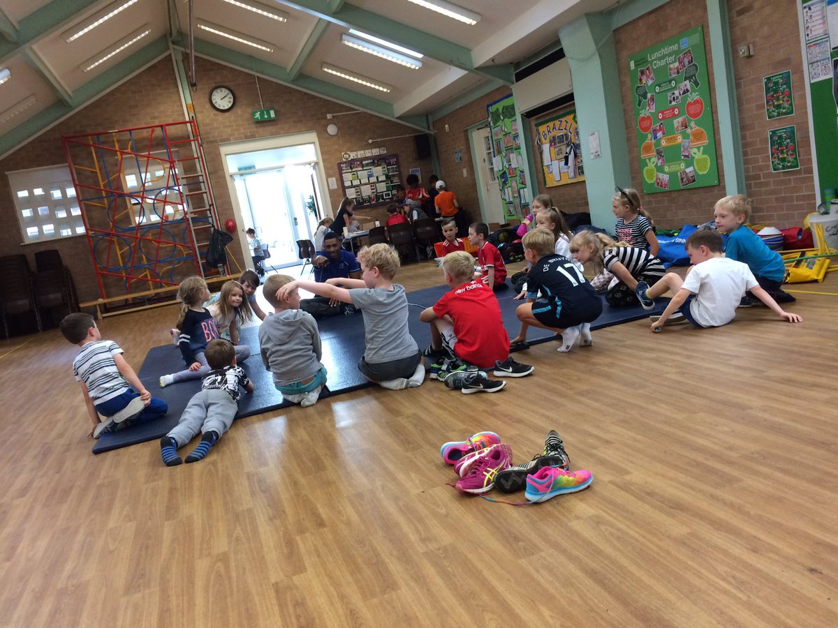 CEPD_Cheshire's tweet photo. Bit of breakdance with Leon this afternoon ππΌ #breakdance #cepdcamp https://t.co/8sYIL9O8LW
