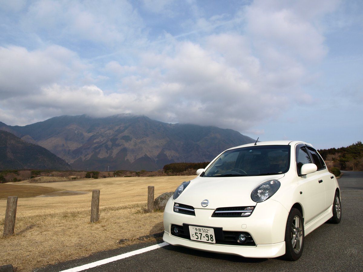 Ickw マフラーと足回りを入れたmt Paoで首都高をぐるぐるしていた時代が懐かしい ターボエンジンに載せ替えようか悩んだ挙句 12srに乗り換えてしまったけど とても後悔している とはいえ12srもよい車だったんだけどね マーチ12sr Pao T