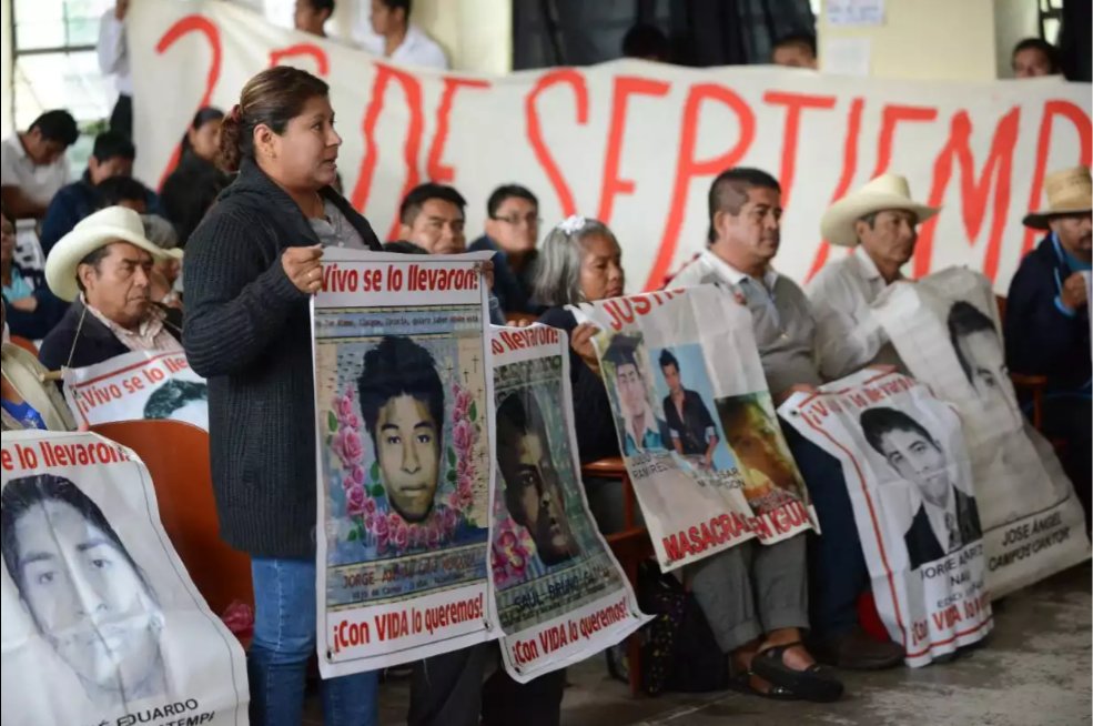 horizontalmx's tweet photo. Lo sucedido en 2014 con los 43 estudiantes de #Ayotzinapa marcó un antes y un después en la historia de #México. https://t.co/9109ahQZ15 https://t.co/H36PHllhF8