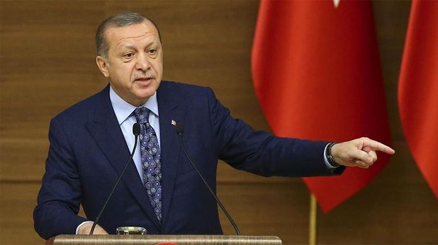cnnturk's tweet photo. Cumhurbaşkanı Erdoğan: "Doktorası bitene doçentlik yolunu açın" https://t.co/k9fVfZ12W6 https://t.co/KsCKPu7kJ7