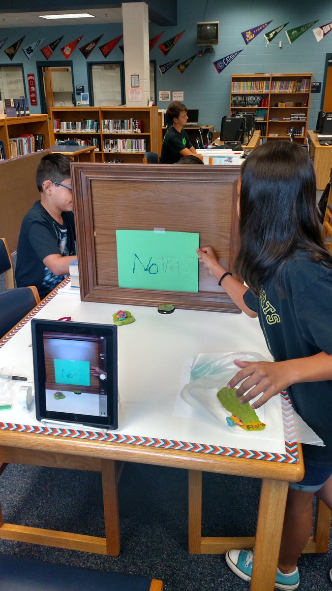 TechSavRichards's tweet photo. Students work on there stop motion film π¬ #FCSTechCamp @SondraAyscueFCS @KMeyering @mrchuckelliott https://t.co/Of9IKUBNI0