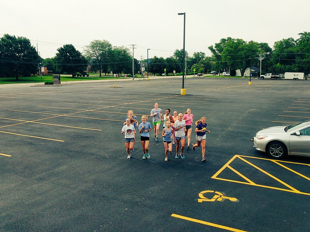 WTHS_XC's tweet image. Great group for this morning run! #youthmovement #onesenior