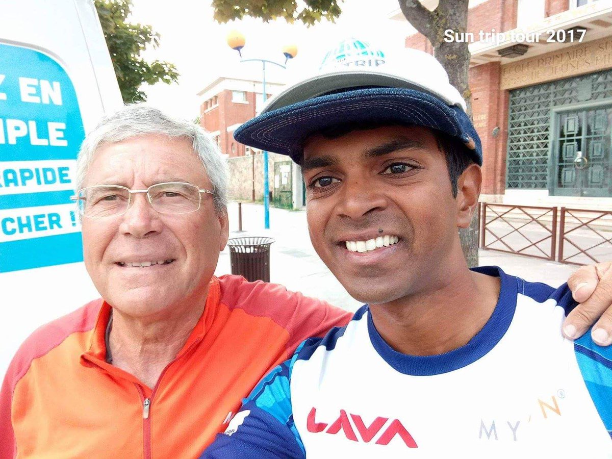 SunPedal_Ride's tweet photo. LAVA selfie with one of the Sun Trippers, Paul during the Sun Trip Tour. #lavacleanenergyride #solar #energy #suntrip2017 @LavaMobile https://t.co/jAycavZNDV