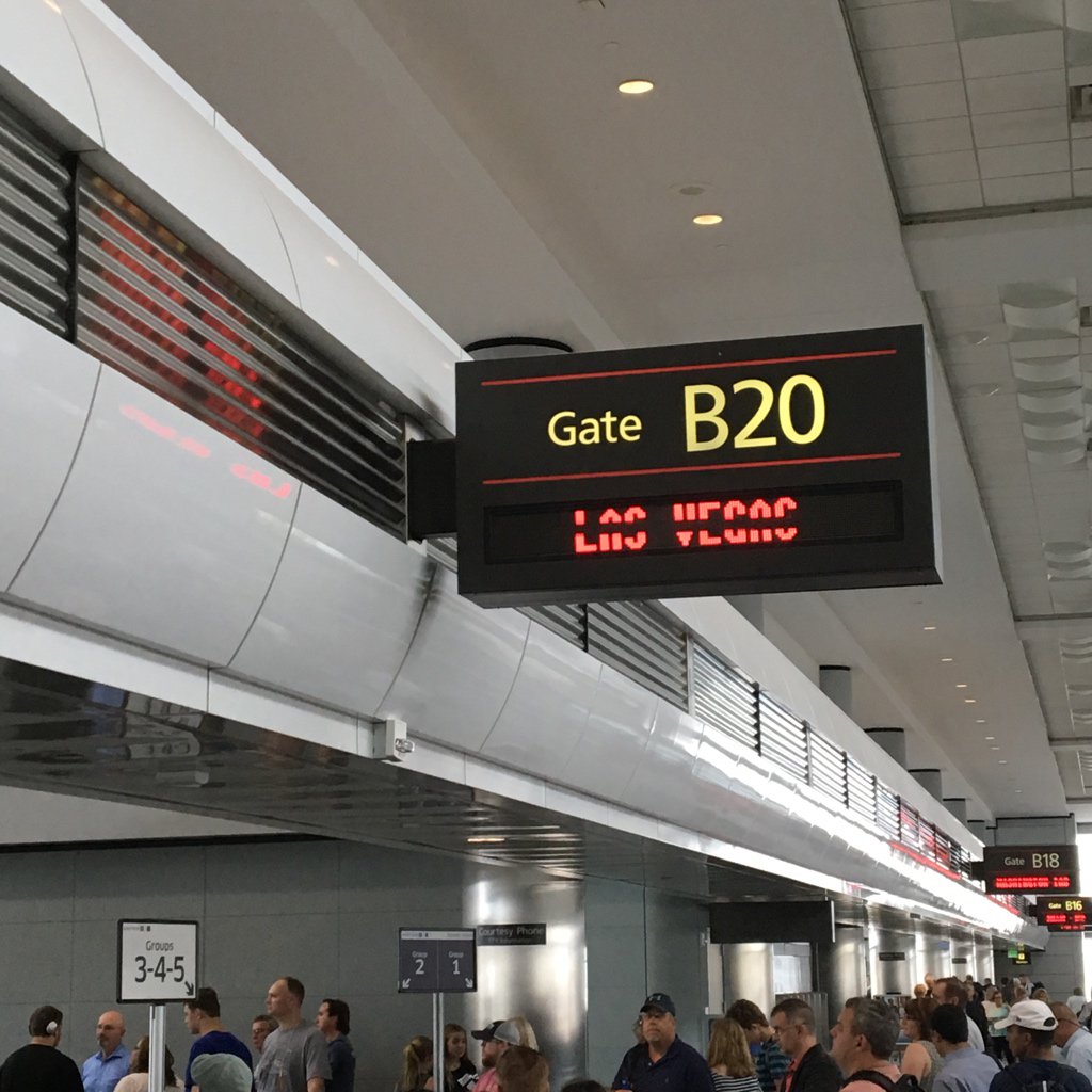 IceQUICK's tweet photo. Time for takeoff from DEN to @defcon…@dc970 is on the way! #roadToDefcon https://t.co/hBhWDKW1lT