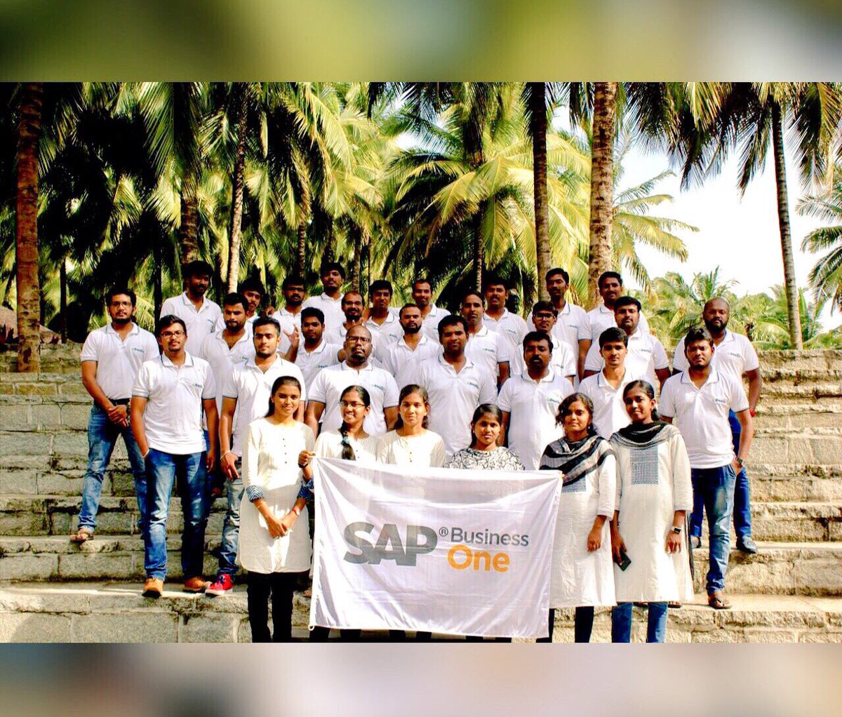anil_marali's tweet photo. @Avaniko_tech entire team celebrating their success with #SAPBusinessOne flag✨during official rewards &amp; recognition event at #Pollachi 👍👏👏 https://t.co/koqHy7fnVQ