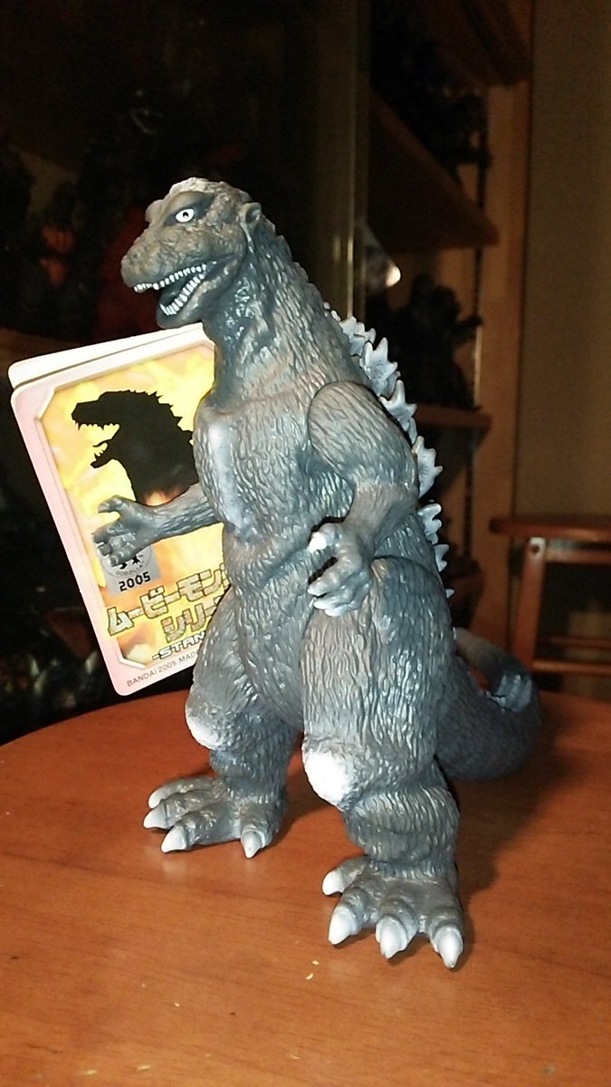 Tanima Twitterissa 今日我がゴジラ部屋に仲間入りした1体をご紹介 ムービーモンスターシリーズ 初代ゴジラです バンダイの傑作 ソフビであり で安価に手に入る唯一の初代ゴジラソフビですが 実は1体はすでに持ってますw なぜ今回購入したかというと Tanima Twitterissa 今日我がゴジラ部屋に仲間入りした1体をご紹介 ムービーモンスターシリーズ 初代ゴジラです バンダイの傑作 ソフビであり で安価に手に入る唯一の初代ゴジラソフビですが 実は1体はすでに持ってますw なぜ今回購入したかというと