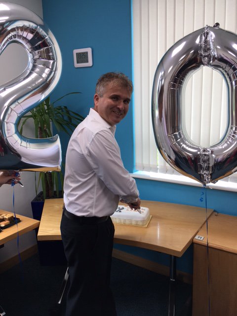 valpak_ltd's tweet photo. Celebrating 20 Years of expertise at Valpak to our longest serving Employee, Dave! #oldboy #packagingpro #celebrations https://t.co/5uk1UAOhQJ