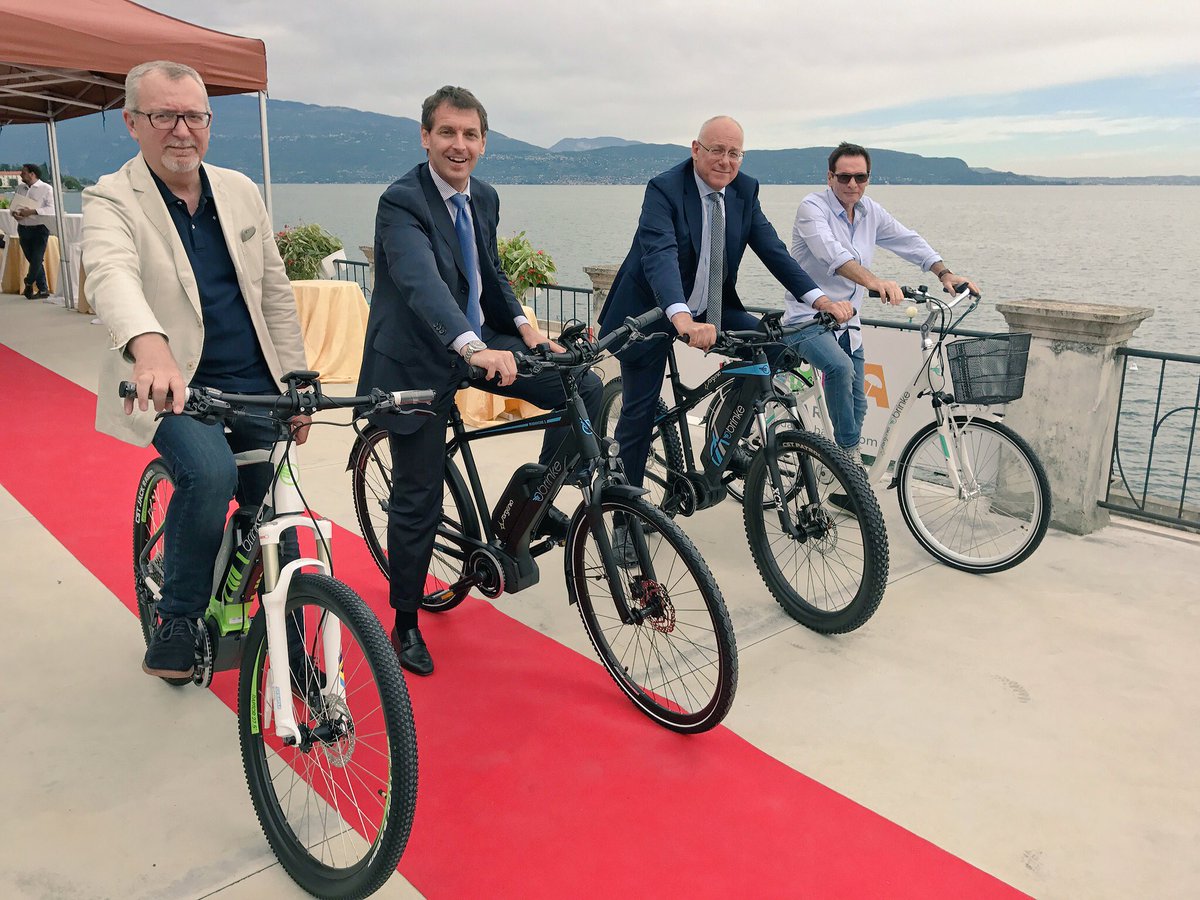 sorgenia's tweet photo. Con #YourNextSolutions il Lago di Garda si colorerà con l'energia delle e-bike! 
Grazie @BrinkeBike e Consorzio del Garda #MetticiEnergia https://t.co/MpVF8vyspM