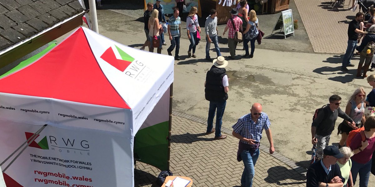 rwgcomms's tweet photo. The ☀️hasn't given up just yet! @royalwelshshow #RWS17 #RoyalWelshShow 🐑🐎🌺🌸🌼🤹🏻♂️ https://t.co/5ylT93bc5r