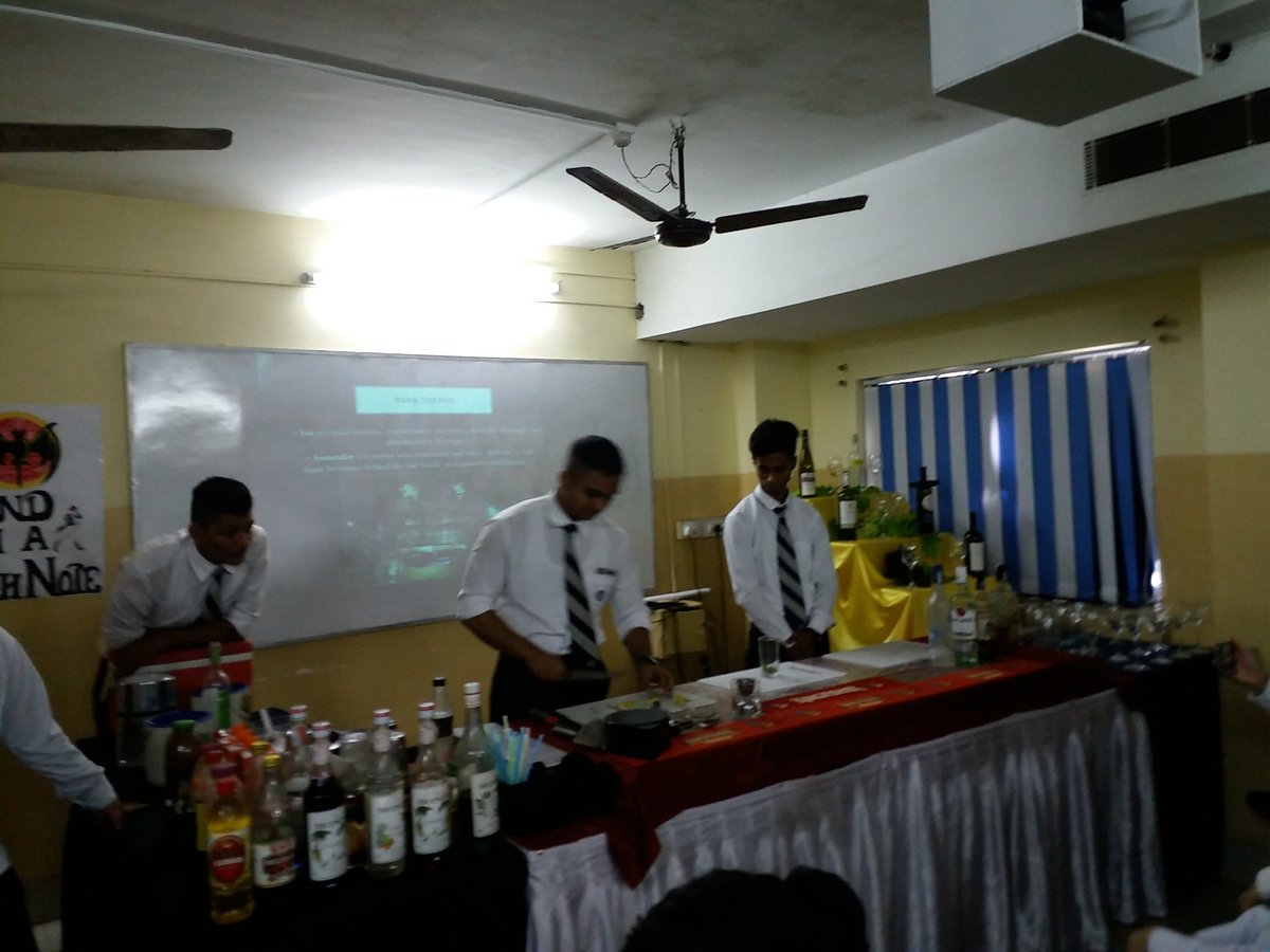 Pranay_IIHM's tweet photo. #breverage class in #IIHM
#feeling so proud to be here* https://t.co/PeDNnBoRHX