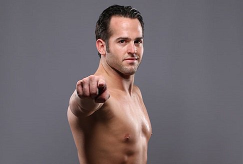 Hoy cumple 34 años el talentoso luchador Roderick Strong 
Happy Birthday   